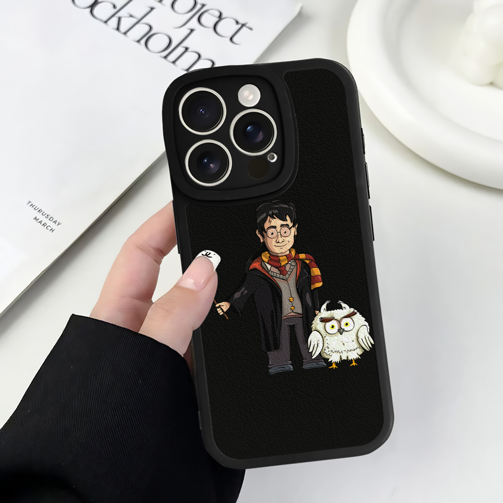 （画像用） Harry Potter ハリー・ポッターシリーズ 【iPhone 16シリーズ対応】シリコンスマホケース（レザー調） 材質：シリコン
